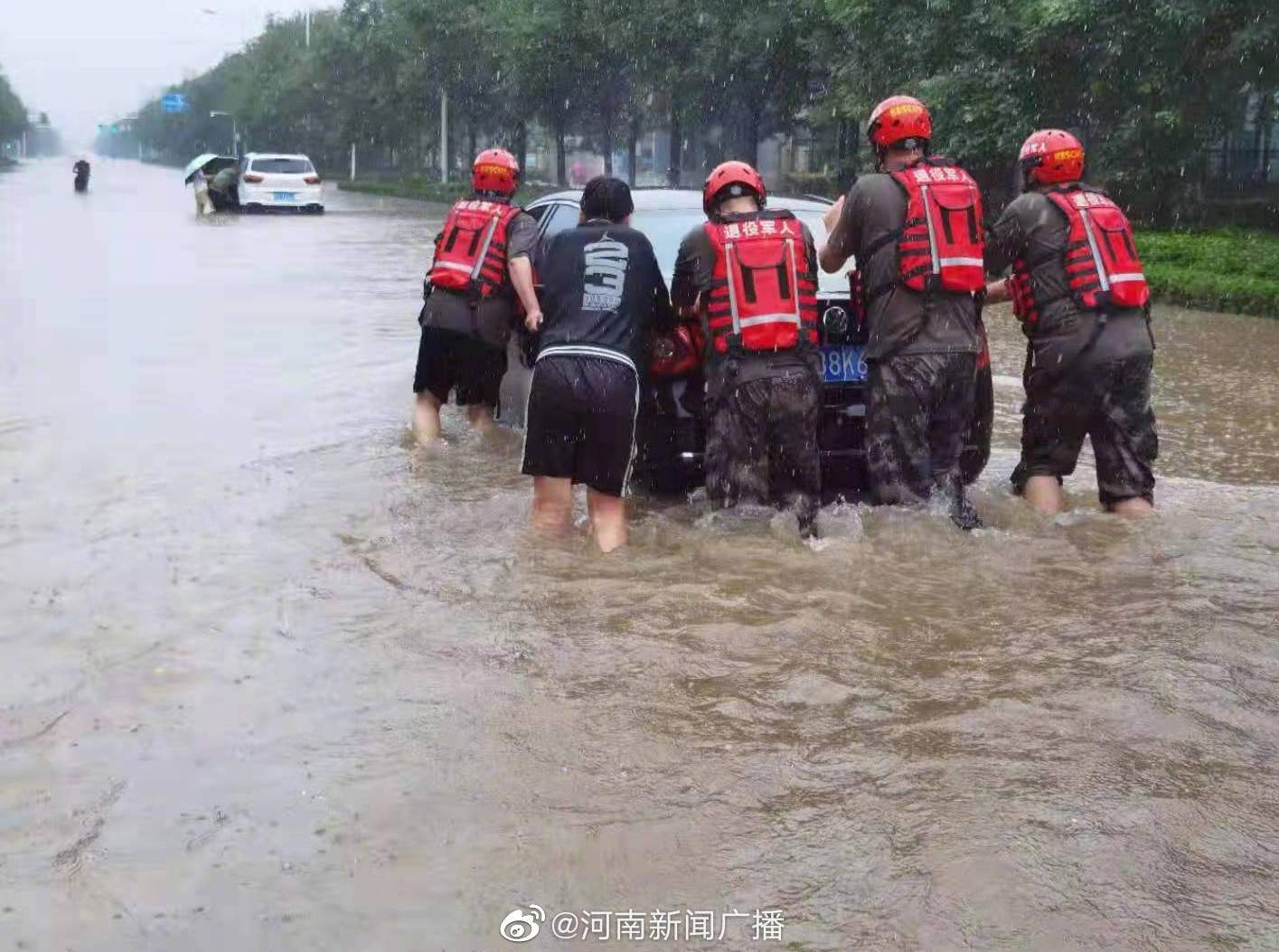 新乡暴雨最新情况报告，实时更新，持续关注